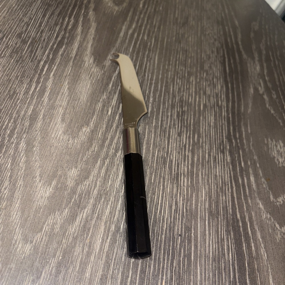 Mikasa Black Plastic‎ Handle  Cheese Pick/Knife